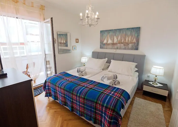 Apartman M. De Dominisa 5 *