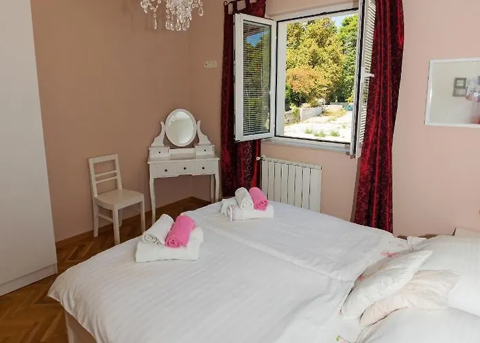 M. De Dominisa 5 Rab Town