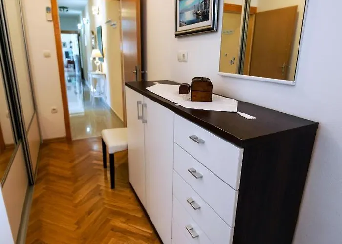 Apartman M. De Dominisa 5