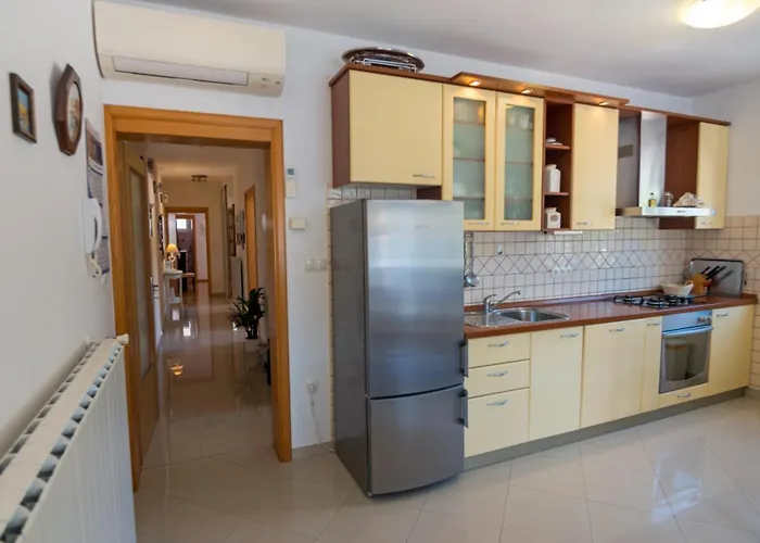 M. De Dominisa 5 Apartman