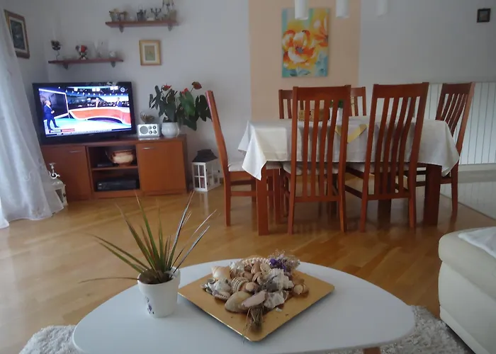 M. De Dominisa 5 Apartman Rab Town