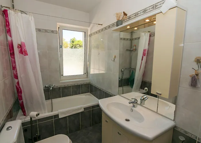 M. De Dominisa 5 Apartman *