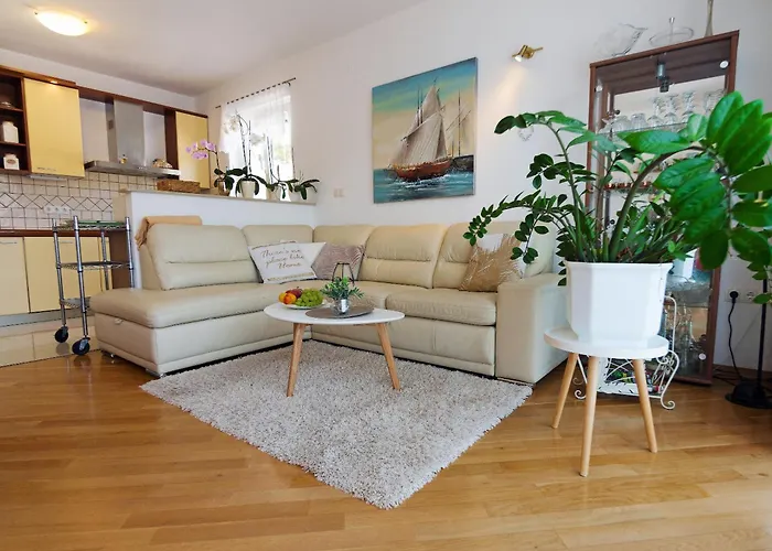 M. De Dominisa 5 * Rab Town