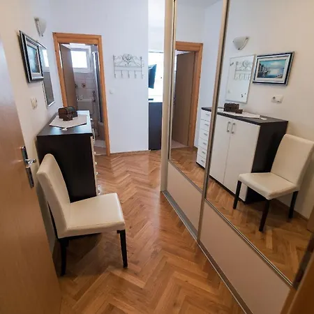 M. De Dominisa 5 Apartman *