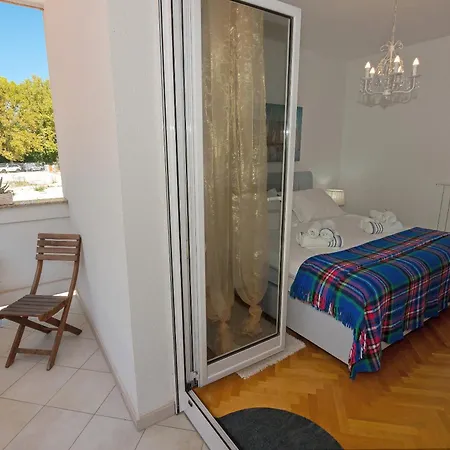 Apartment M. De Dominisa 5 *