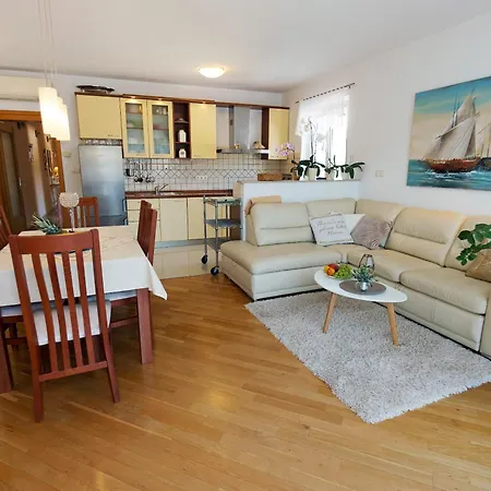 Apartment M. De Dominisa 5 *