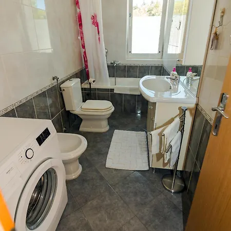 Apartment M. De Dominisa 5 *
