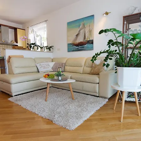 M. De Dominisa 5 * Rab Town