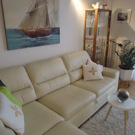 M. De Dominisa 5 Apartment